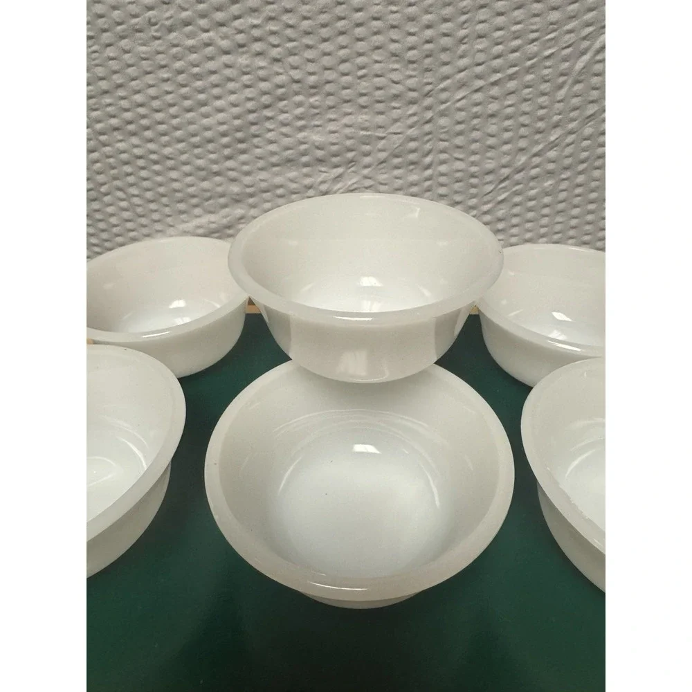 Vintage Set Of 7 Milk Glass 6 Oz Dessert Or Custard Bowels Made‎ In The USA